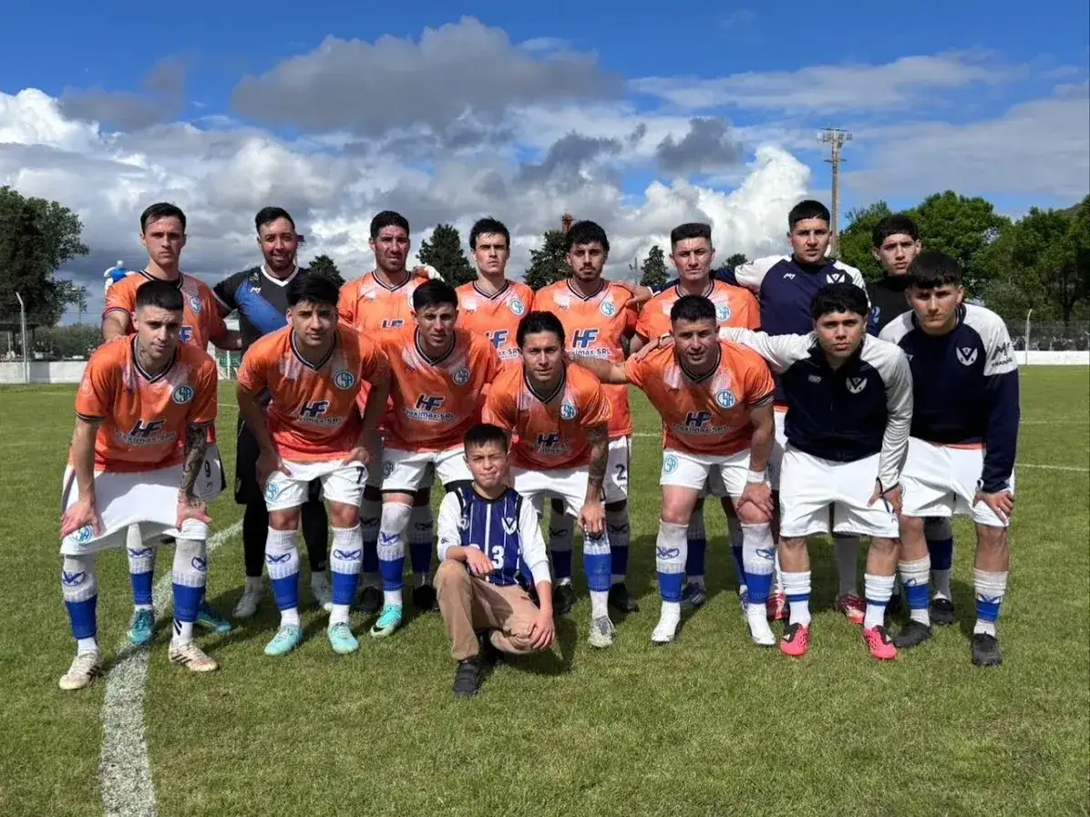 Formación inicial de Sportivo Rivadavia en la fecha 13 de la segunda rueda de la Liga Venadense. Foto: Fabián Gallego.