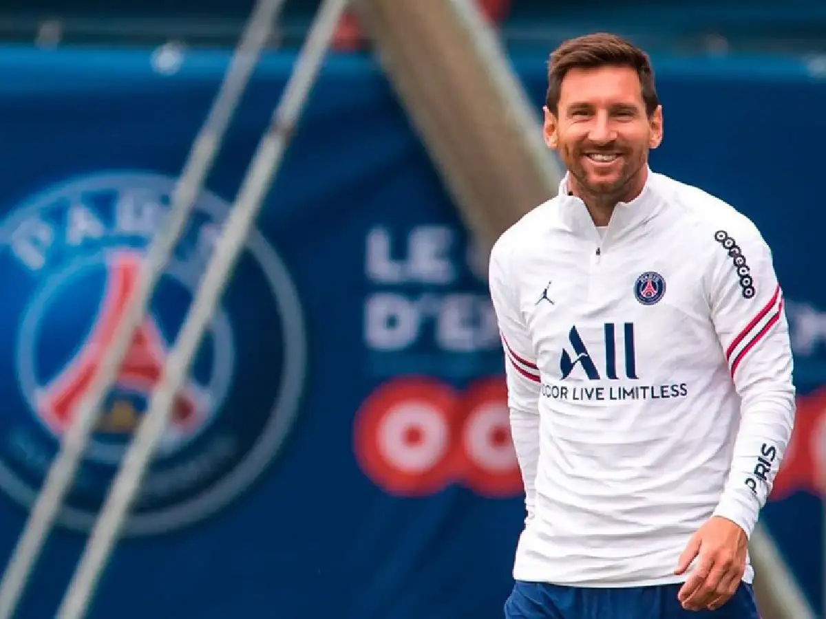 Hay que esperar para el debut de Messi en PSG