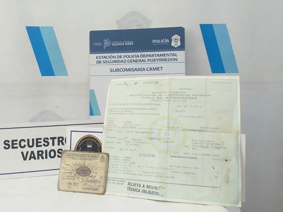 Los efectivos no lograron encontrar la moto, pero sí documentación vinculada a un causa del 2015.