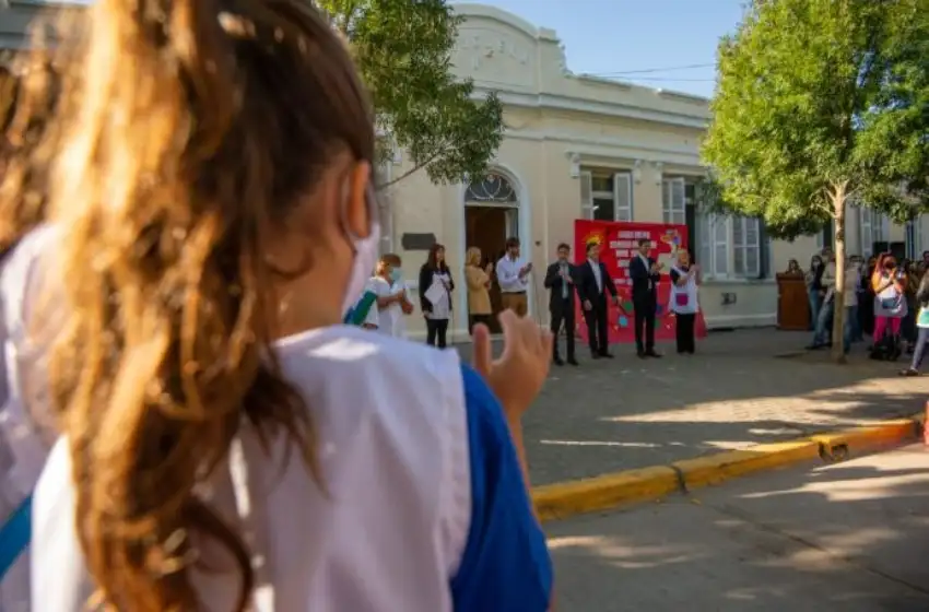 Unas 1.500 escuelas incorporarán una hora más de clase en la provincia desde abril