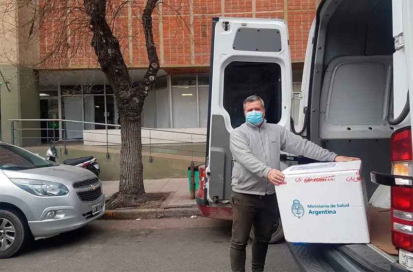 Llegó el segundo lote de vacunas para adolescentes al Museo MAR
