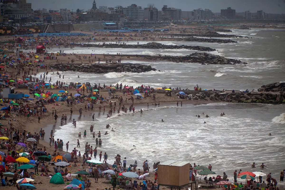 Sábado con 35° de máxima que volverá a traer lluvia