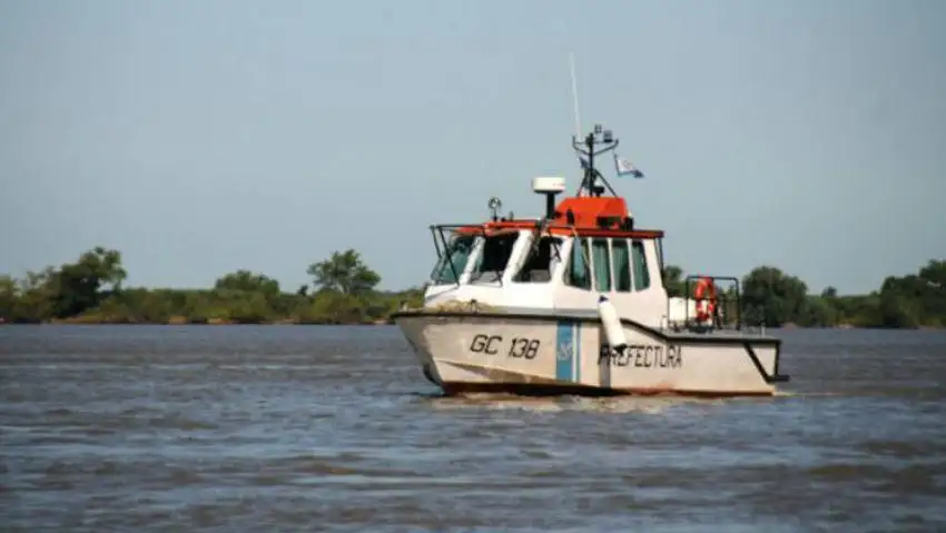 Pueblo Esther: un muerto y desaparecidos tras el hundimiento de una canoa
