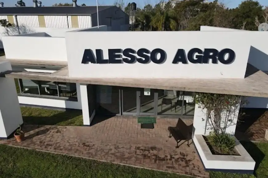 La empresa está ubicada en ruta nacional 11, altura del kilómetro 563.