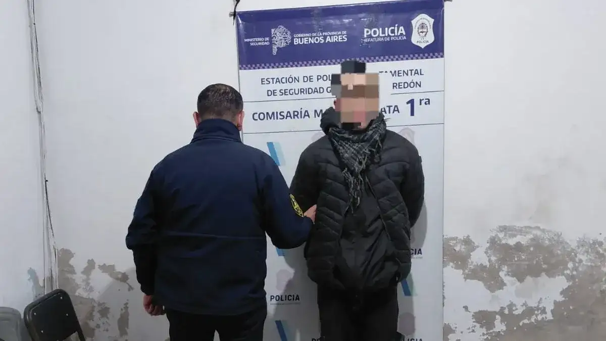 Se escondió entre los árboles tras ser denunciado por trepar balcones