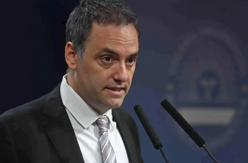 El vocero presidencial, Manuel Adorni, comunicó la decisión oficial