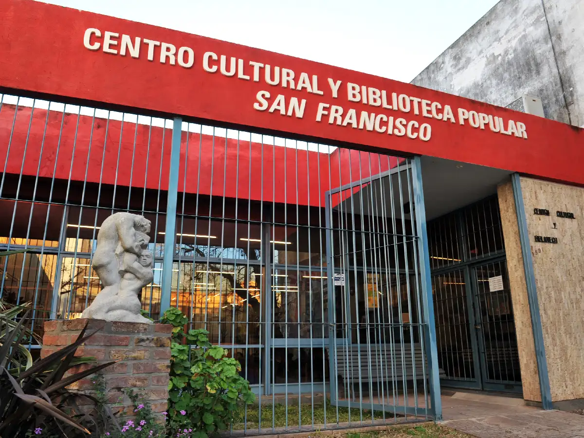 Temor ante el posible remate del edificio de la Biblioteca Popular 