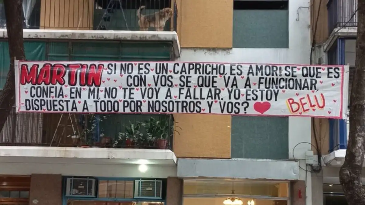 Se volvió viral el pasacalle de Belu para Martín