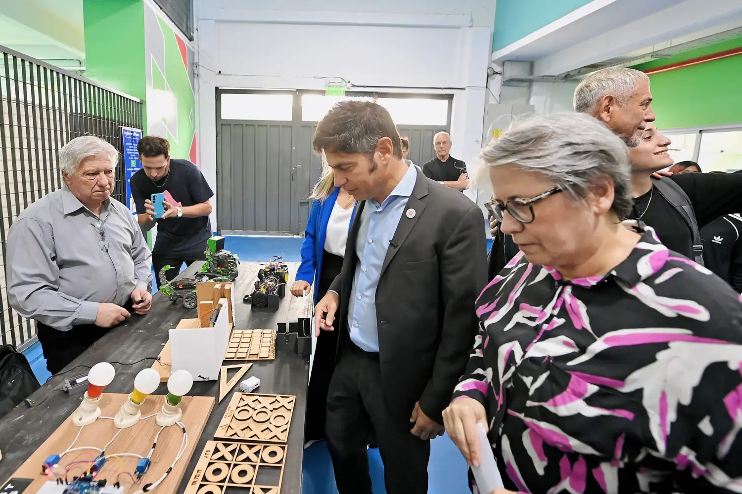 Kicillof dio inicio al ciclo lectivo del nivel secundario en la Escuela Técnica N°6 de Avellaneda.
