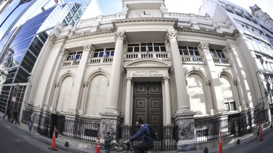 Banco Central: nuevas medidas para defender las reservas y evitar maniobras con importaciones