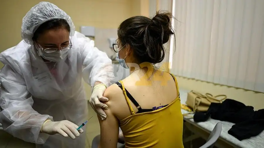 Desigualdad en el acceso global ensombrece aniversario de primera vacuna anticovid