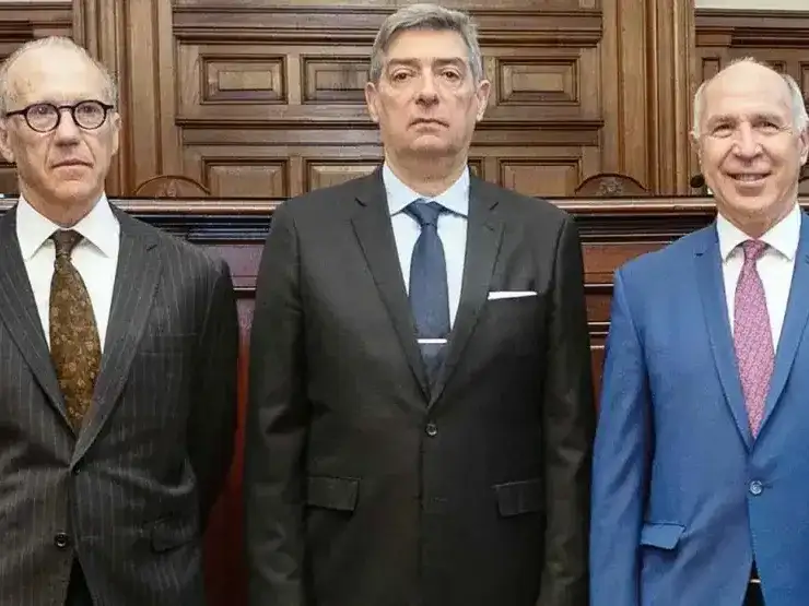 La Corte dispuso suspender provisoriamente los efectos de esa derogación en el marco de otro expediente vinculado con la misma controversia.