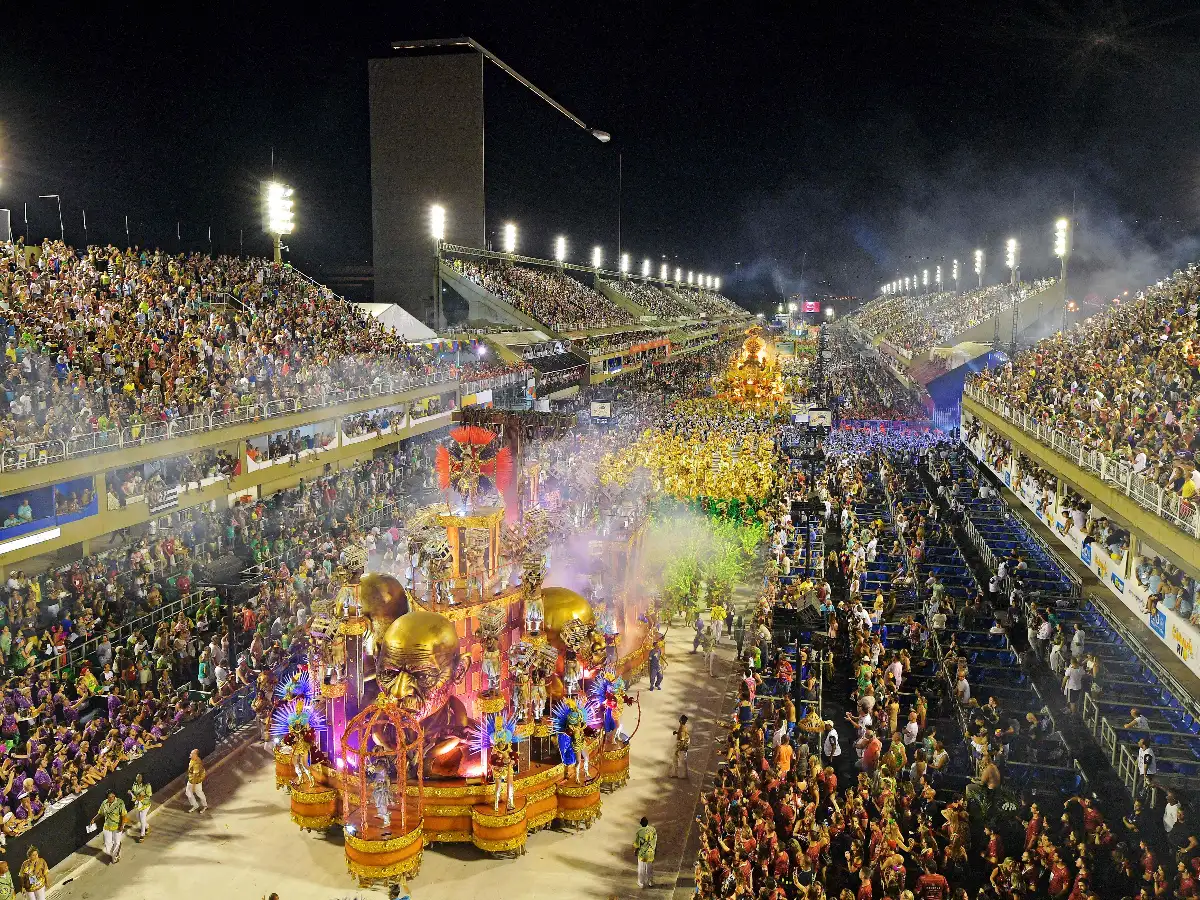 Carnaval de Rio lanza un desafío al "vampiro" Temer 