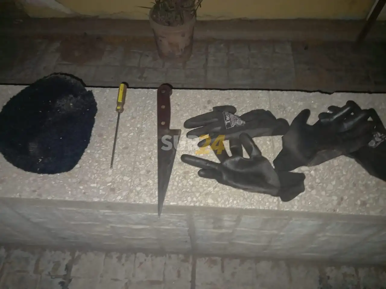 Teodelina: dos detenidos al secuestrarle un arma blanca y otros elementos