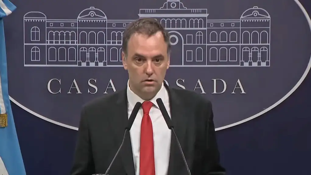 “Sin AFIP, sin INADI y sin ningún otro organismo que cersene la libertad de la gente de bien”, dijo.