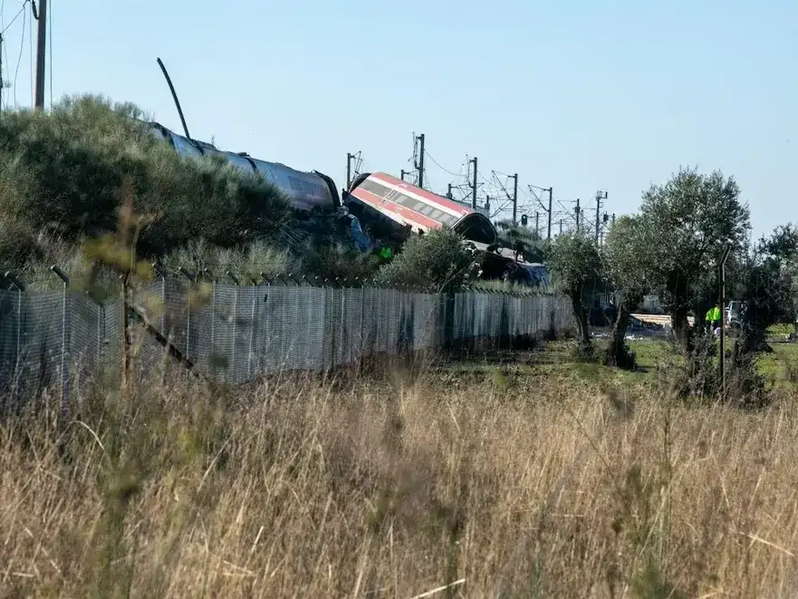 Dos trenes de alta velocidad chocaron cerca de la estación de Urda, en Toledo. Las causas del accidente permanecen bajo investigación.