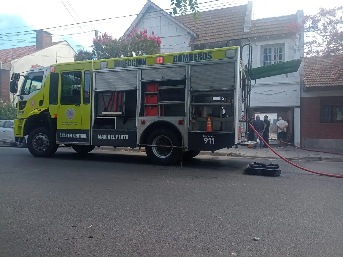 En el lugar trabajaron Bomberos del Cuartel Central de la ciudad.