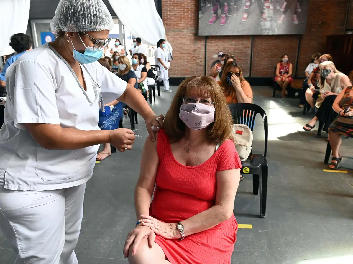 Santa Fe recibió 31.500 nuevas dosis de vacunas Sinopharm destinadas a los docentes