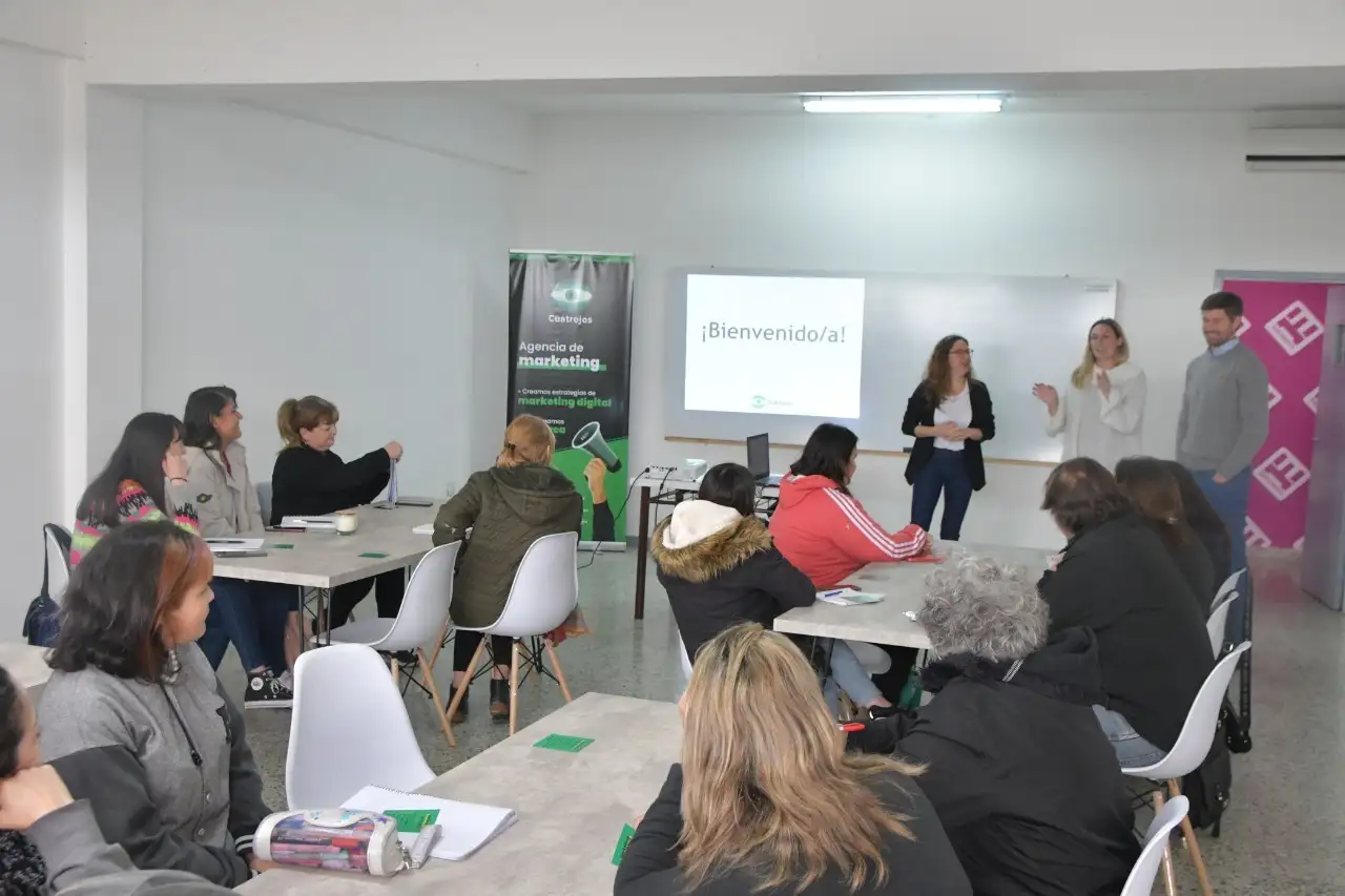 Emprendedores se capacitan en Marketing Digital
