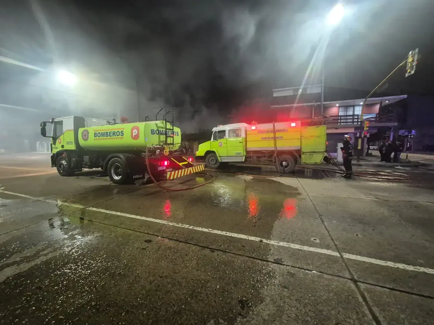 Pese a la magnitud del incendio, no se reportaron personas heridas.