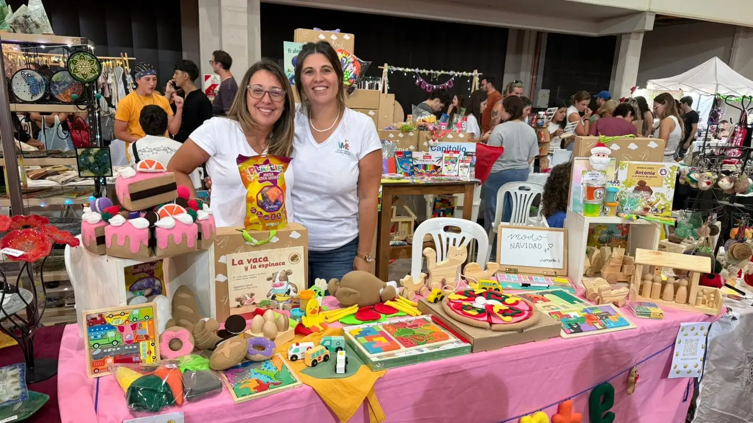 La feria convocó a 180 stands con una amplia y diversa oferta de productos locales.