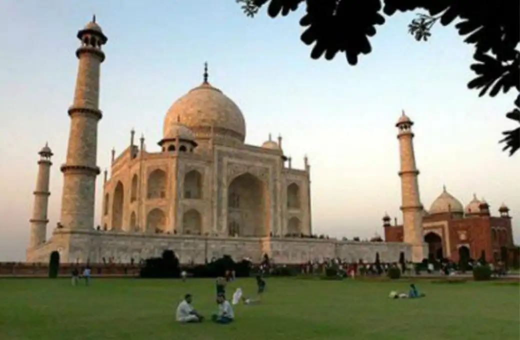 El Taj Mahal reabrió sus puertas tras dos meses de cierre