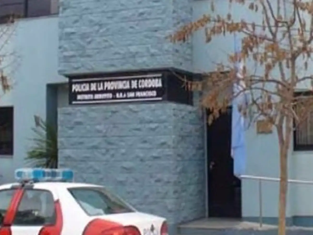 Arroyito: detienen a un joven por organizar fiesta en un campo 