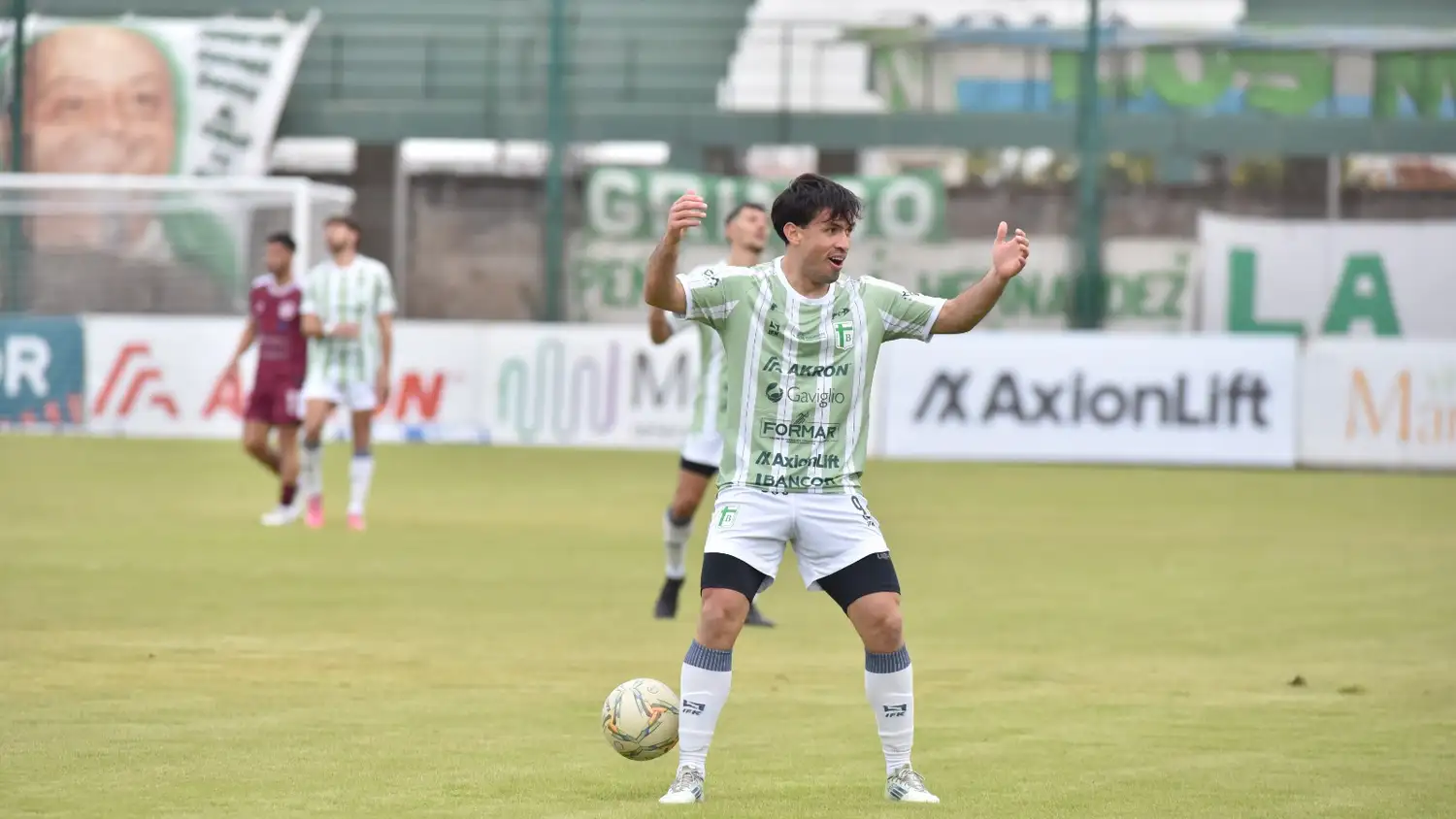 Tomás Attis, delantero de Sportivo.