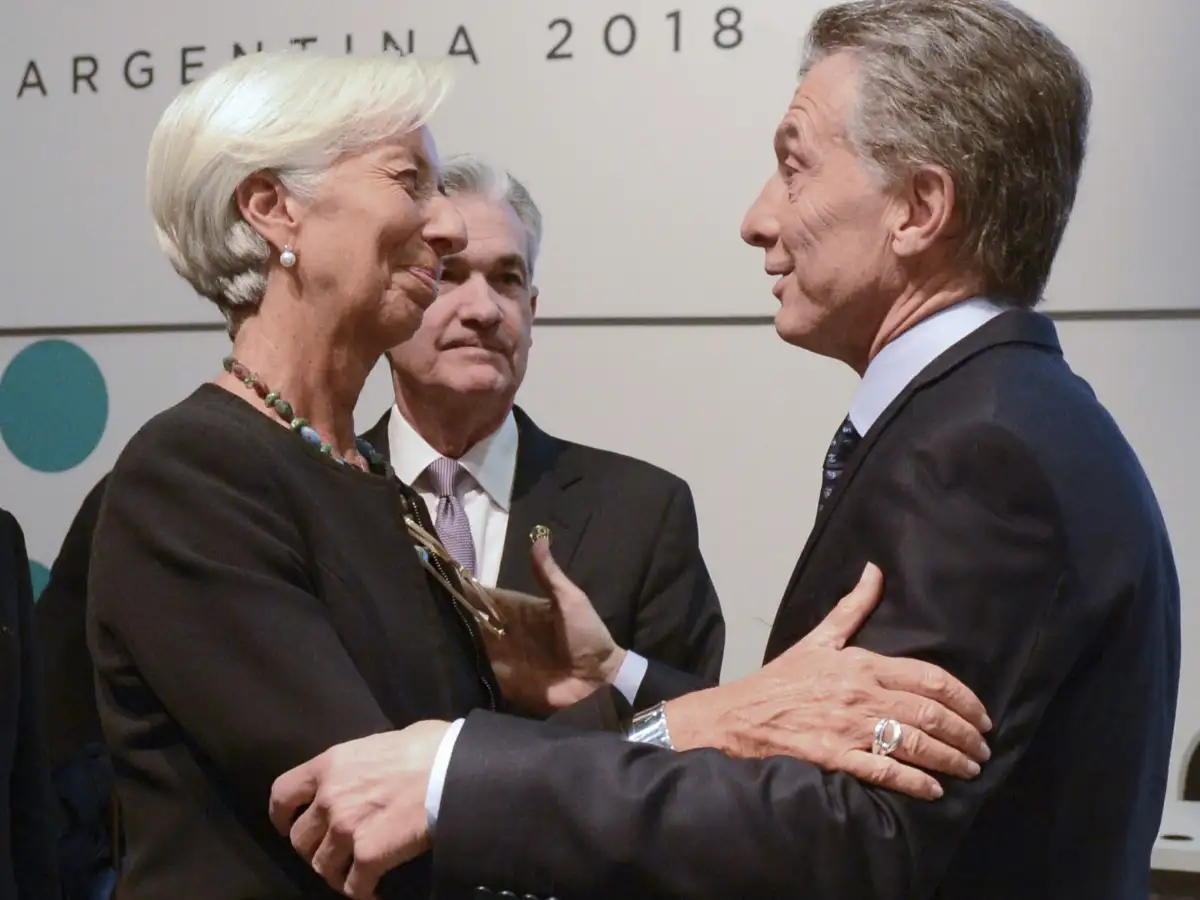 El avión de Lagarde aterrizó de emergencia por una pérdida de combustible