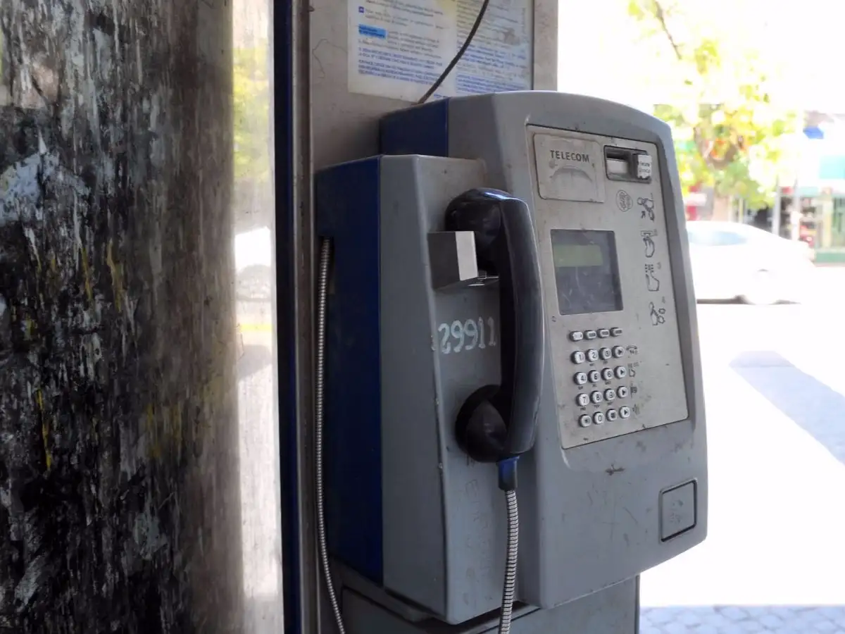 El Concejo Deliberante dio el  visto bueno al retiro de cabinas  telefónicas