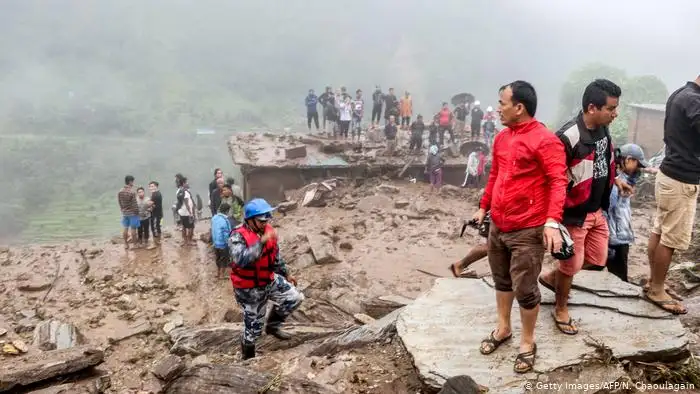 Nepal: muertos y desaparecidos tras gigantesco desprendimiento de tierras