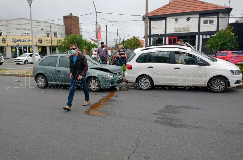 Triple choque en Constitución: sin heridos