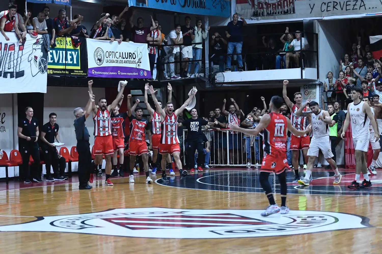 El banco celebra una de las conversiones de Junior Cequeira (Foto: Prensa Quilmes)