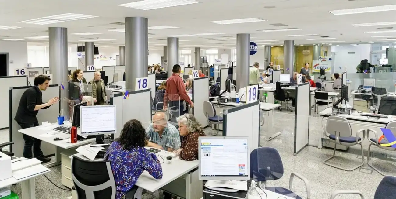 El Indec informó que el Gobierno de Javier Milei recortó 72.440 empleos públicos desde diciembre de 2023, con una caída de 1.446 puestos en el mes de agosto.