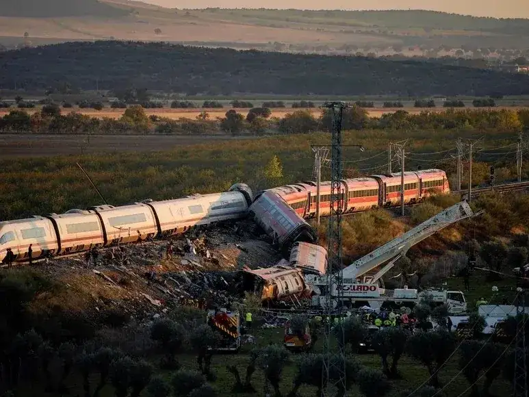 La tragedia enluta tanto a la comunidad local como a nivel internacional debido al elevado flujo de viajeros que utilizaba este trayecto. REUTERS/Ana Beltran