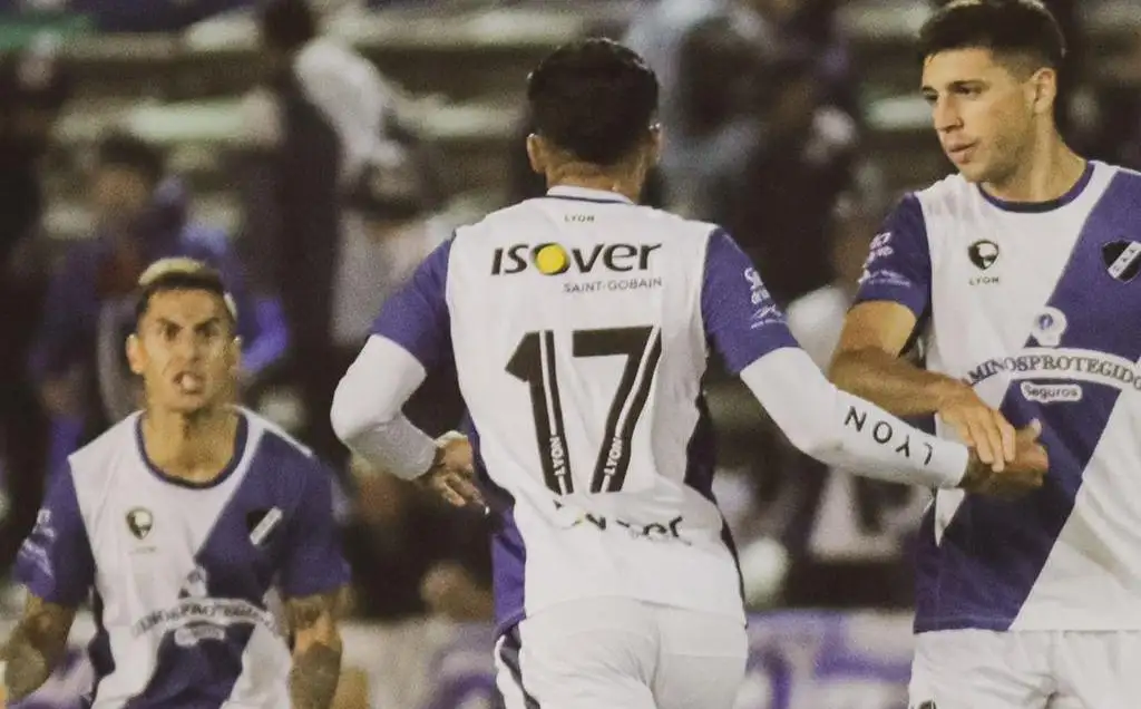 Alvarado viaja a Córdoba con Facundo Pons en la lista