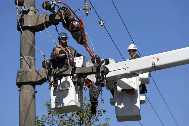 El Gobierno extendió el congelamiento de tarifas de luz y gas hasta marzo