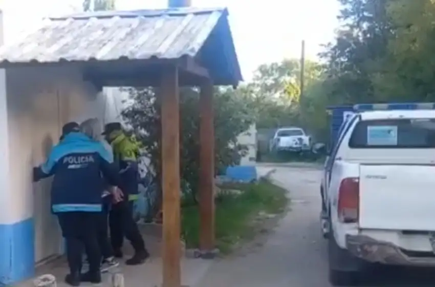 Quiso sacar a su padre de la casa "a los tiros"