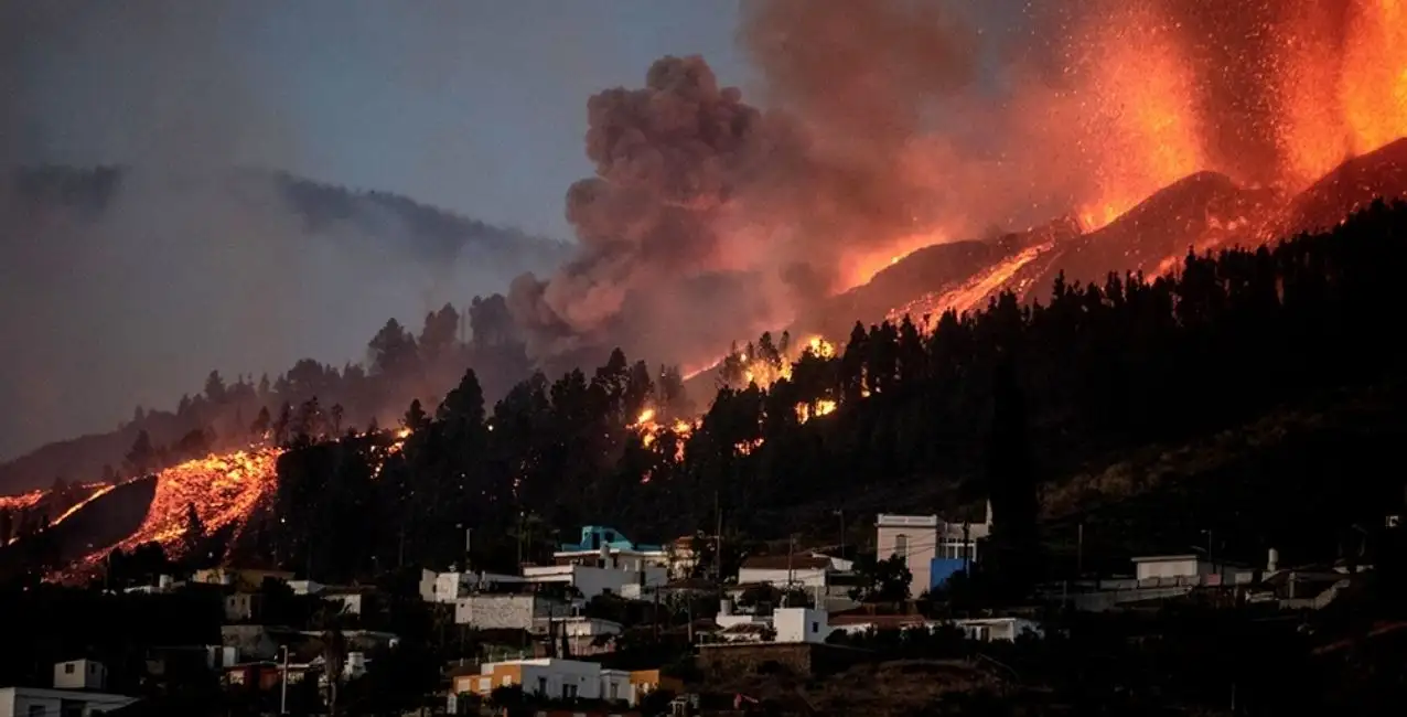 Islas Canarias: miles de evacuados por la erupción del volcán Cumbre Vieja