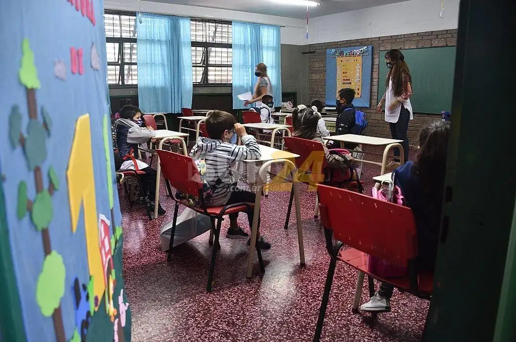 Justicia porteña ordenó garantizar clases presenciales y gremios docentes van al paro
