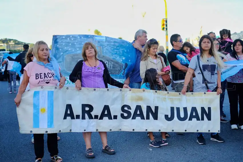 Submarino: tres meses de una lucha que no cesa
