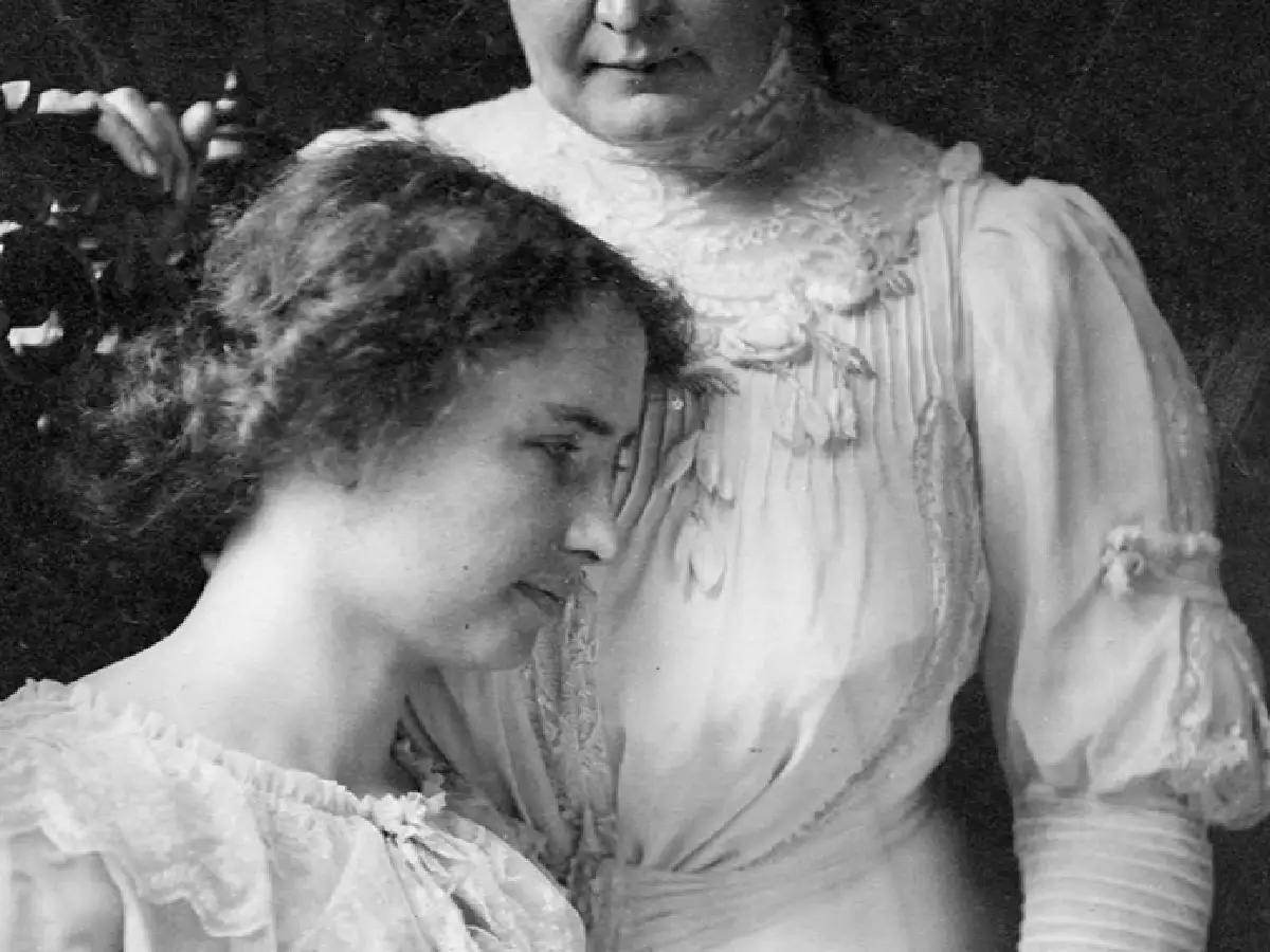 La increíble vida de Helen Keller: con sordoceguera se convirtió en una gran activista política del siglo XX