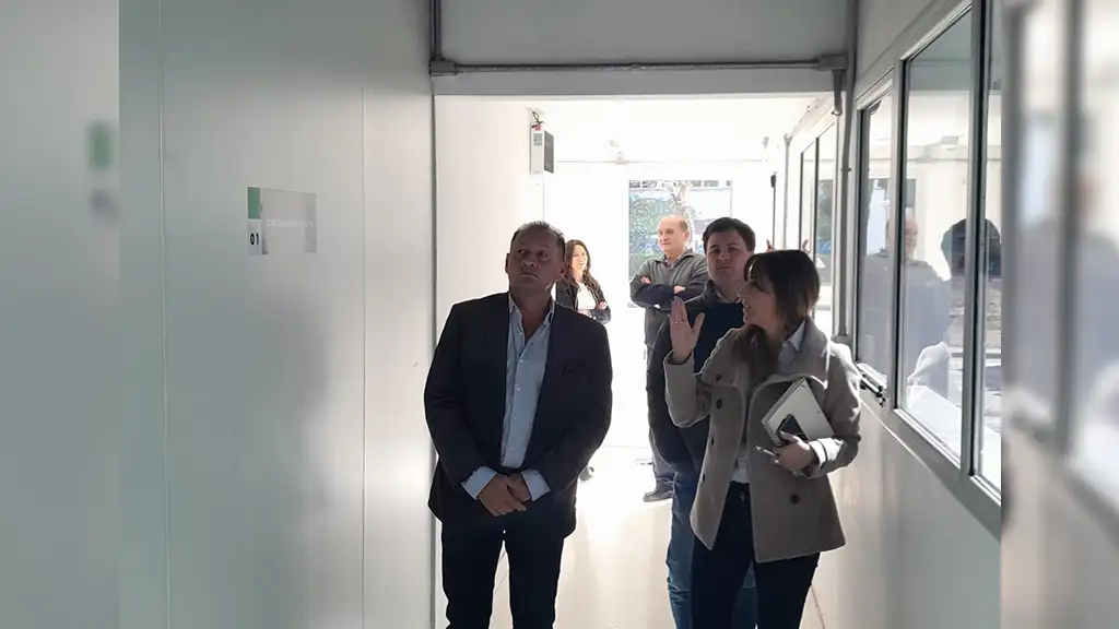 Giacomino y Cuffia visitaron las instalaciones del laboratorio que pertenece a la UNC