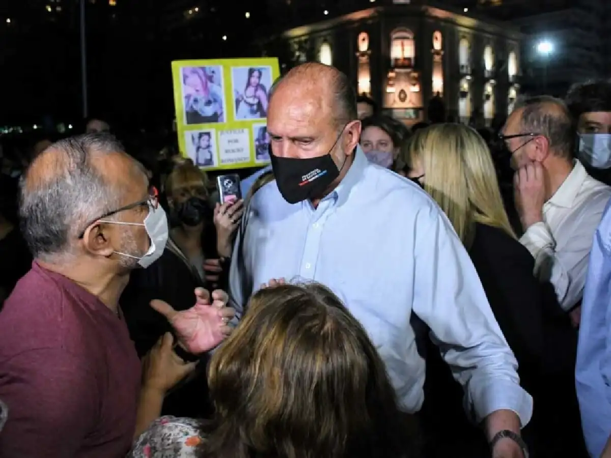 Expulsaron a empujones a Perotti de una marcha contra la inseguridad en Rosario