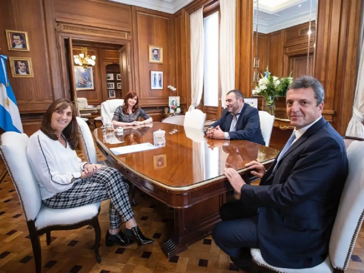 Cristina Kirchner y Massa darán un aumento de 20.000 pesos a los empleados del Congreso