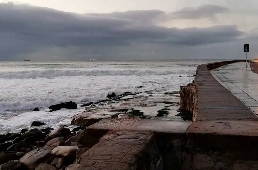 Entre las nubes: jueves con fuerte viento y una máxima de 16° en Mar del Plata