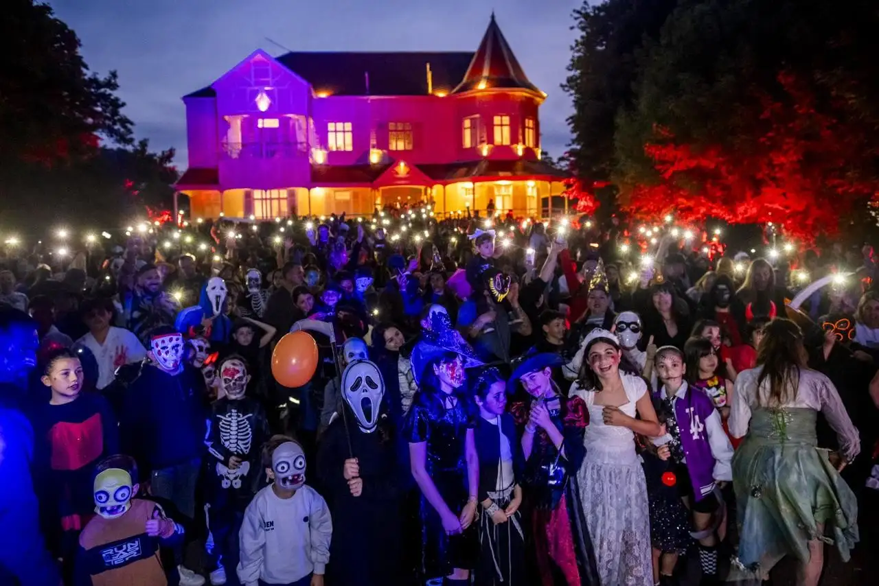 La Villa Victoria fue uno de los puntos elegidos por los fanáticos del Halloween.