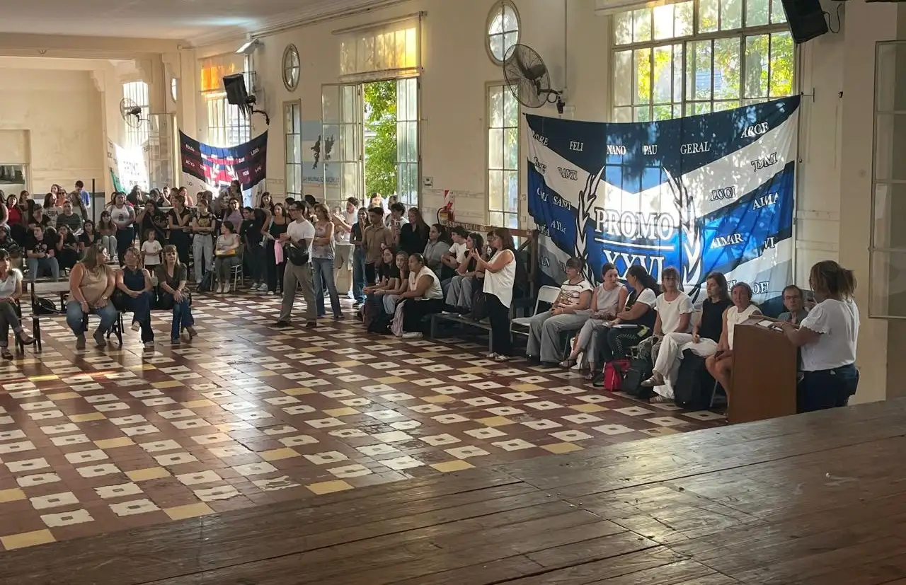 En la Escuela Normal, 283 estudiantes pre matriculados en primer año comenzaron el trayecto.