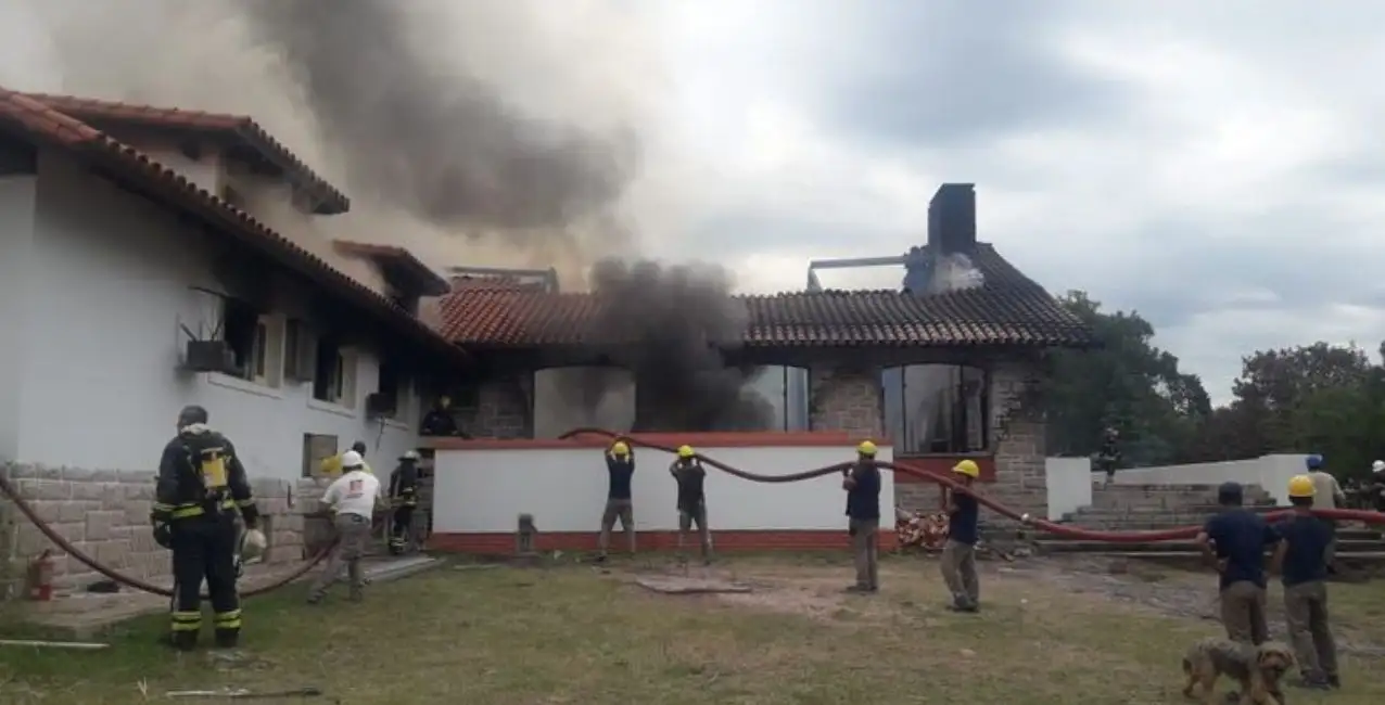 Se incendió un hotel en Embalse y murió un joven