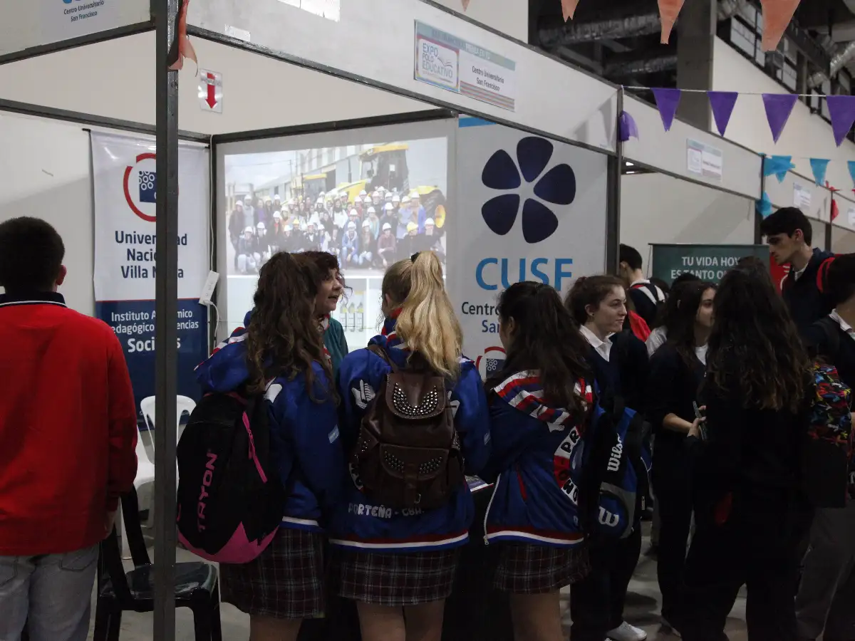 Estudiantes secundarios conocieron la amplia oferta educativa de la ciudad